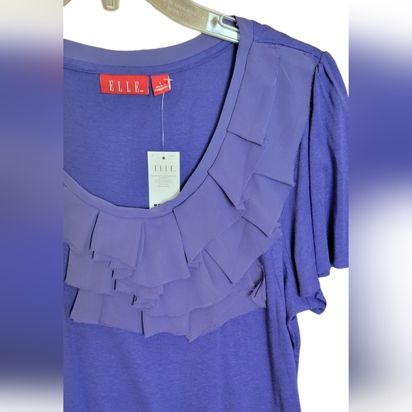 So pretty! Short sleeved jersey top in periwinkle with mesh front trim, size L. - Picture 2 of 5